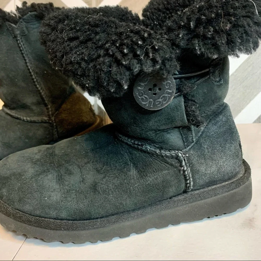 Ugg Bailey button boots black women’s size 5